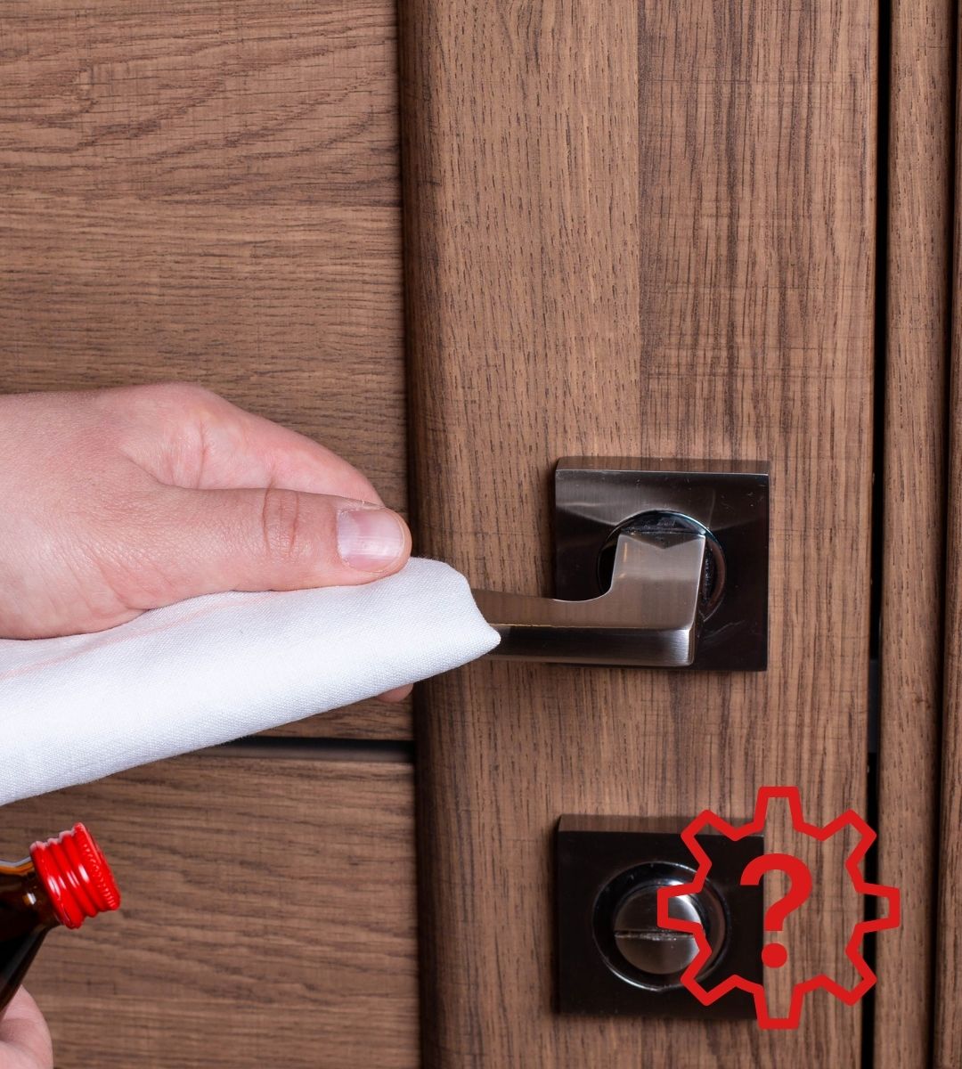 Semplice trucco per pulire le porte di legno